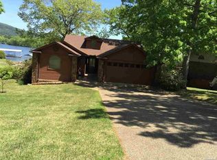 130 Hamilton Pl, Hot Springs, AR 71913