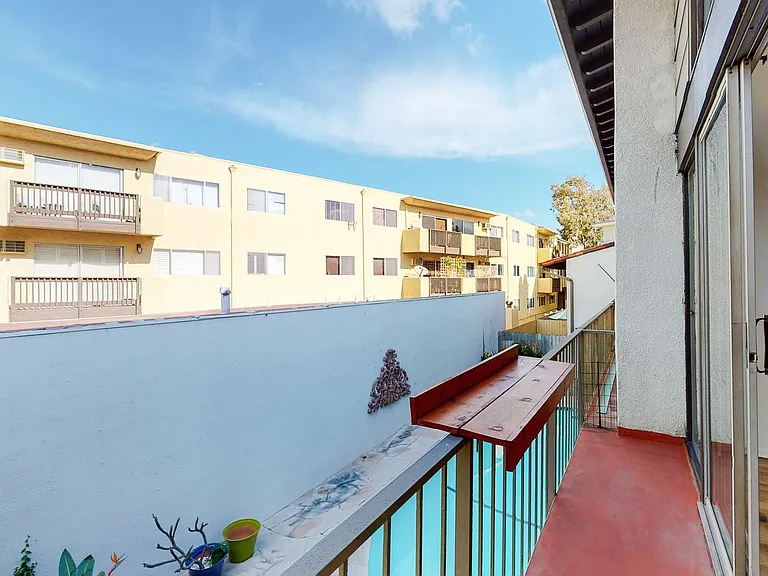 5951 Canterbury Dr #22 — Photo 7