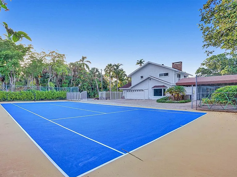 2120 SW 28th Way — Photo 78