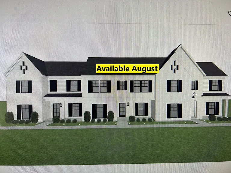 651 Cottage Grove Cir — Photo 1