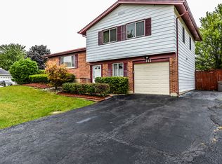 712 Oklahoma Way, Elk Grove Village, IL 60007