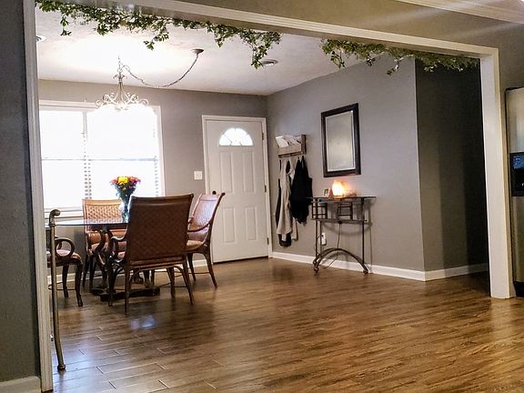 5th image of 4086 Briarwood Dr