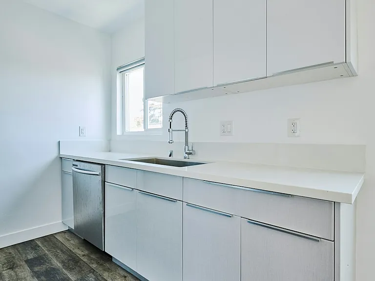 1333 W 36th Pl #3 — Photo 7
