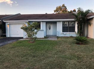 5442 Lakewood Cir APT D, Margate, FL 33063