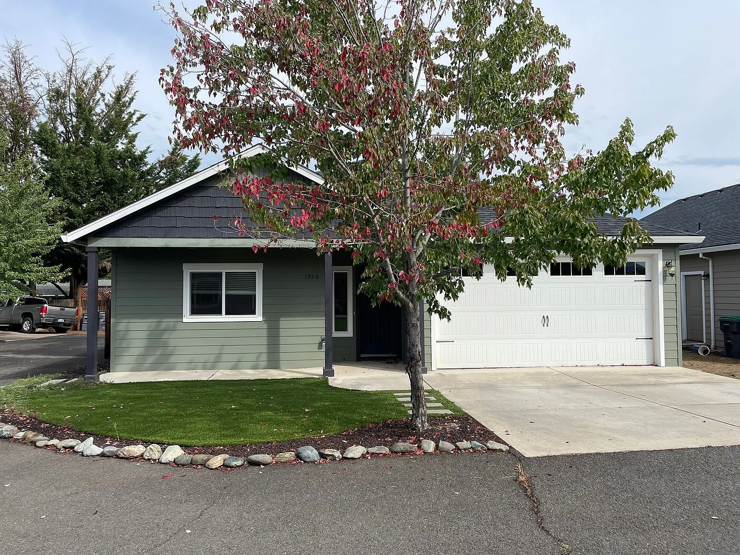 Beautiful 3-Bedroom Home with Low-Maintenance Yard. 1,486 sq. ft. of Comfortable Living Space — Photo 1