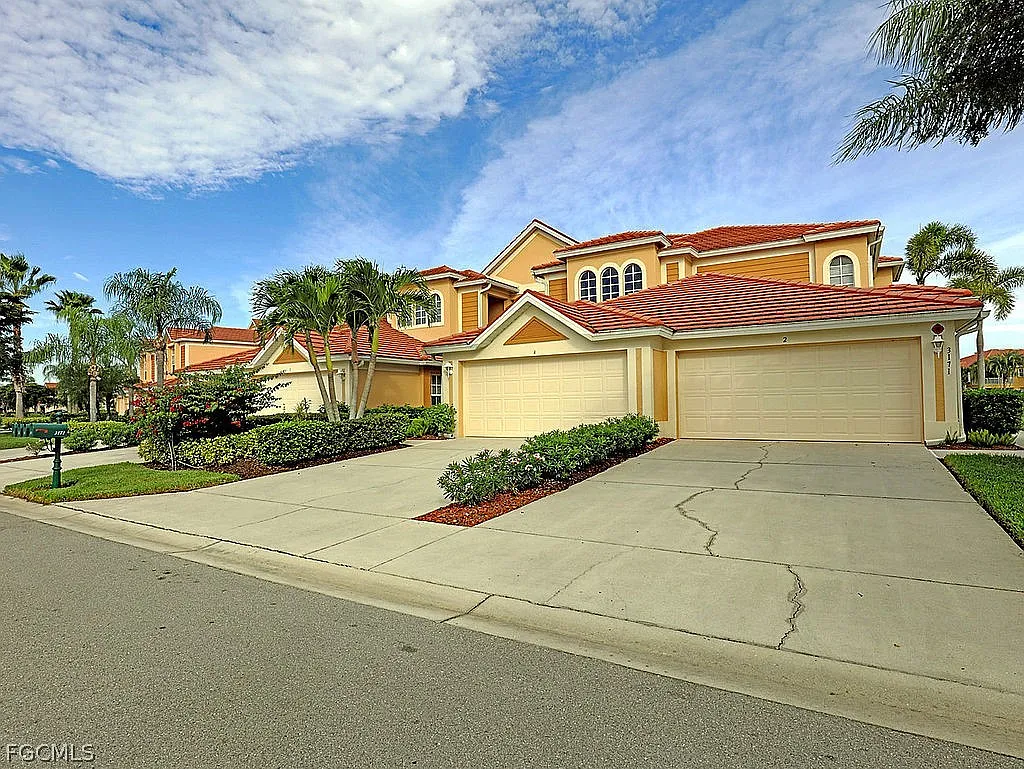 3 bed, 2.0 bath, 2144 sqft, $3,900 — Photo 4