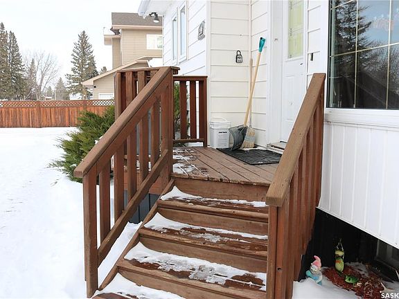 2nd image of 209 Pelly STREET