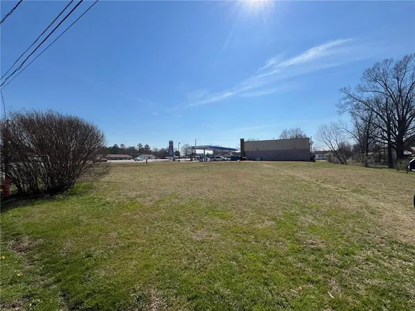 130 Elm St, Adairsville, GA 30103