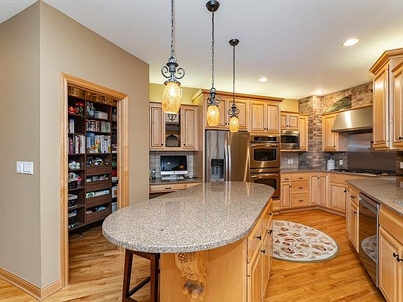 3rd image of 3153 Frankel Ln SW