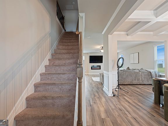 3rd image of 1052 Bodega Loop