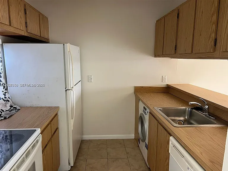 8600 N Sherman Cir #504 — Photo 5