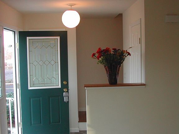 Tiled Foyer Entry