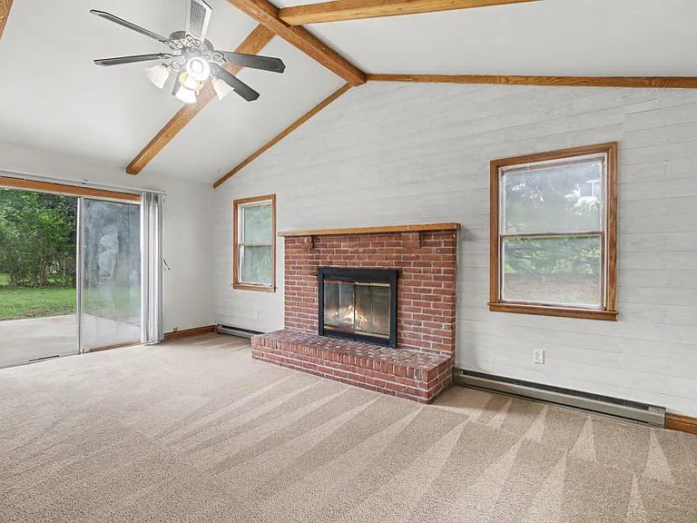 136 Brookside Ave — Photo 9