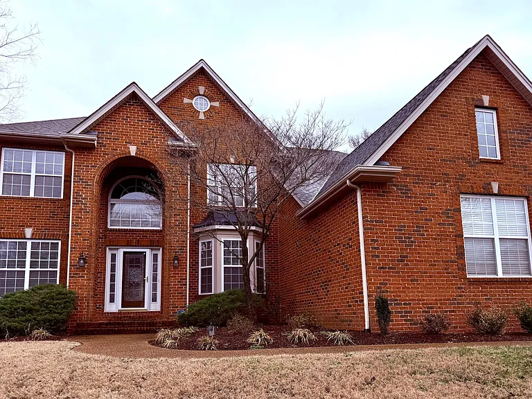 510 Clearwater Dr — Photo 2