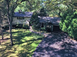 1688 Sunnyside Ave, Highland Park, IL