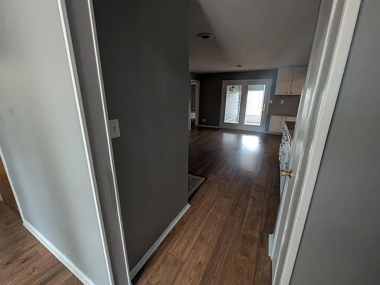 2113 W Christy Ln — Photo 5