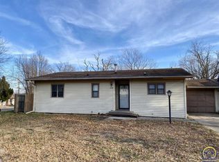 6600 SW Shadyvale Ln, Topeka, KS 66619