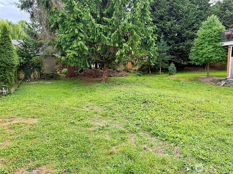 4th image of 542 Donovan Avenue