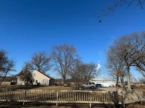 744 E 1275 N, Wheatfield, IN 46392