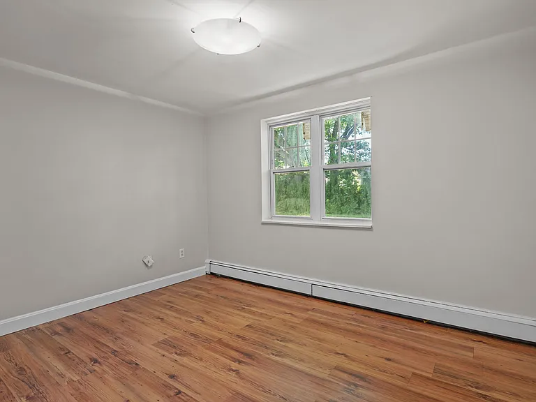 26 Beach St — Photo 13