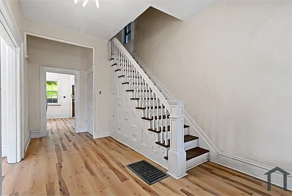 415 Mills Ave — Photo 11