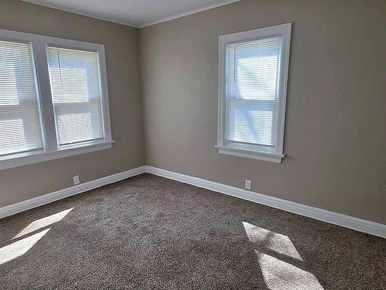 1124 E Washita St — Photo 6