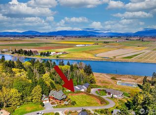 8 Sahalie Rd, La Conner, WA 98257