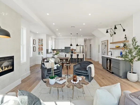 35 Richardson St #2, Somerville, MA 02145