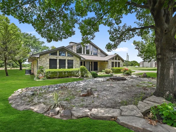 211 Melrose Cir, Denison, TX 75020