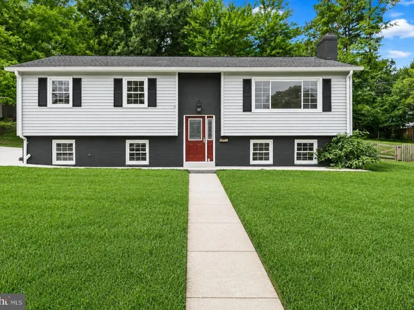 6212 Thornwood Dr, Alexandria, VA 22310