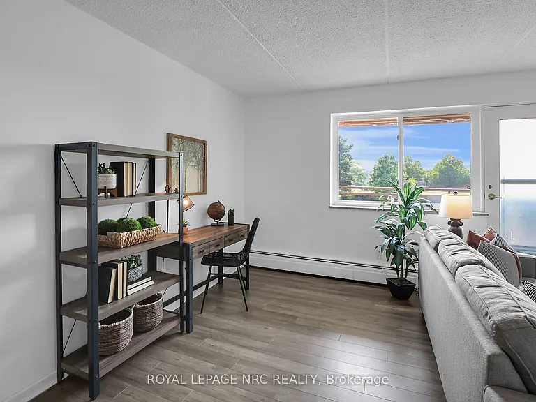 196 Scott St #208 — Photo 11