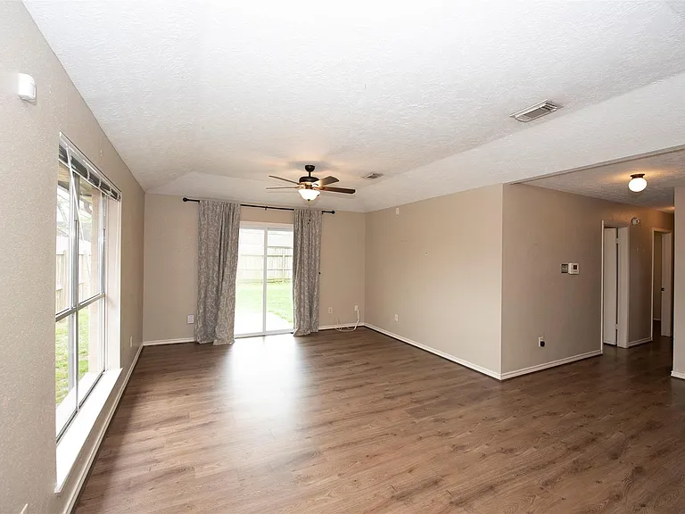 2513 Harpers Ferry Dr — Photo 15