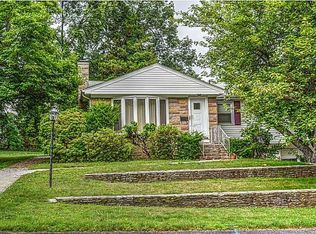 7 Susan Cir, Johnston, RI 02919