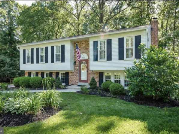 5407 Fantail Dr, Sykesville, MD 21784