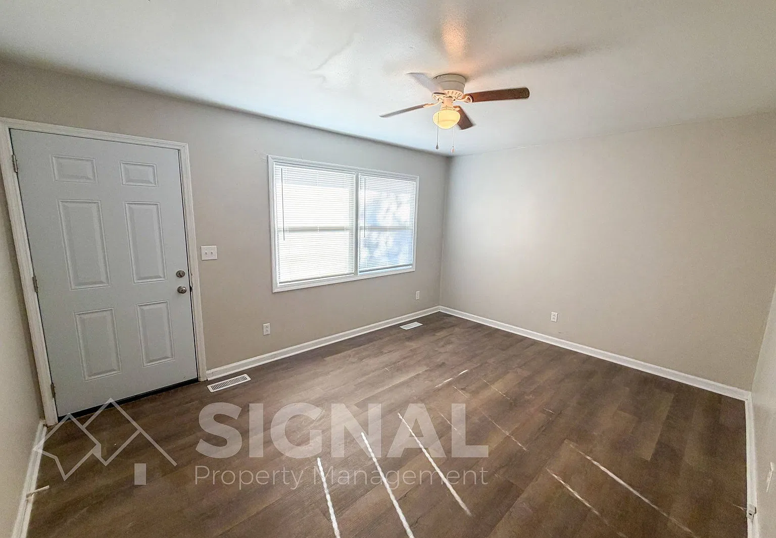 3 bed, 2.0 bath, 1130 sqft, $1,295 — Photo 2