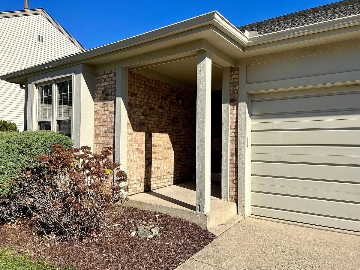 Building Photo - 1629 Glenbrooke Ct