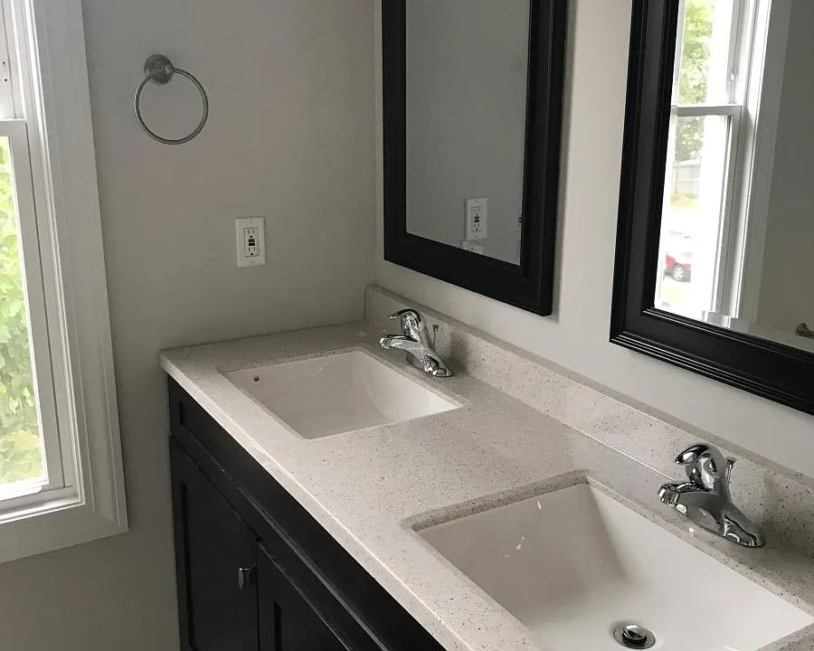 Double vanity bath room