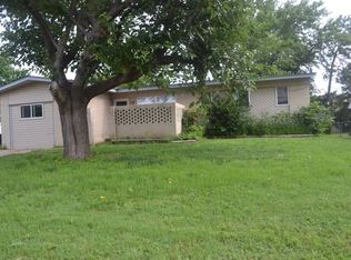 105 Bellaire Dr, Moore, OK 73160