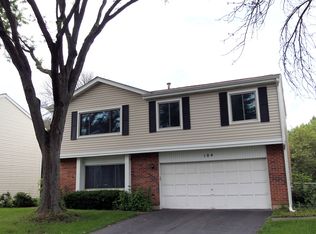 104 Kimberry Ct, Rolling Meadows, IL 60008