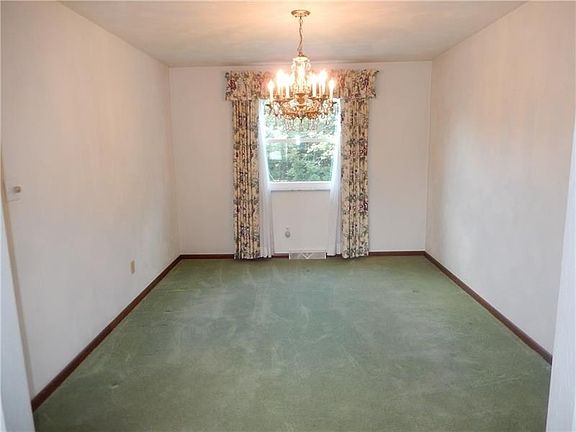 5th image of 56 Fitch Ln