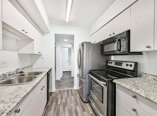 3220 69th St APT B4, Galveston, TX 77551