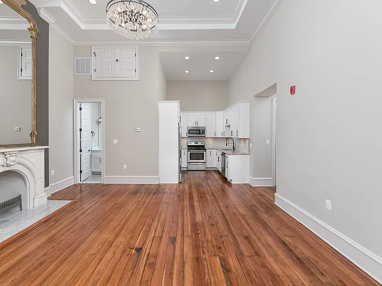 814 Cathedral St — Photo 24