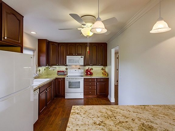 5th image of 17460 Plaza Abierto Unit 3