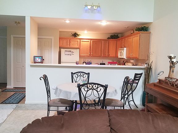 4th image of 1329 Honeysuckle Ln