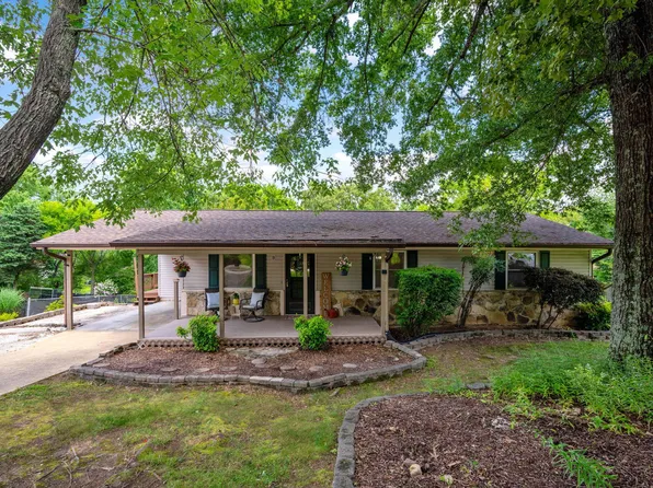 1636 Wendy Cir, Soddy Daisy, TN 37379