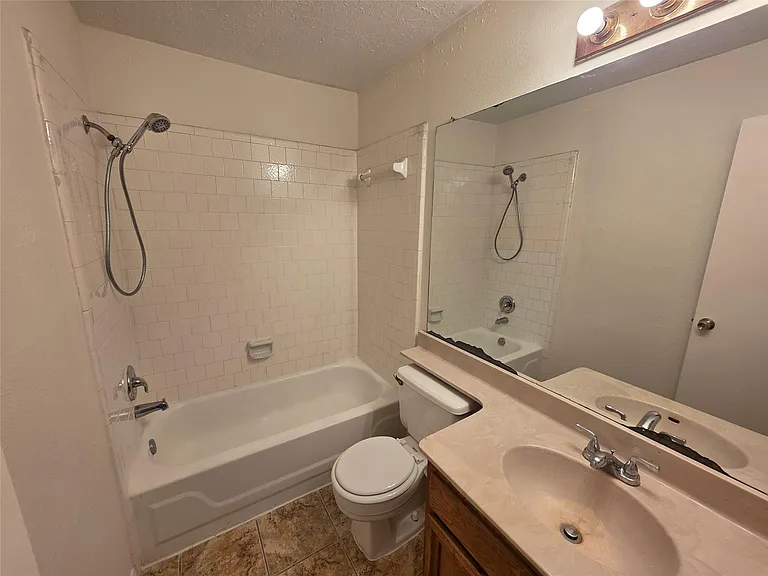 11726 Plumbrook Dr — Photo 10