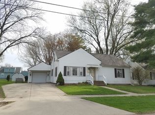 409 Hill St, Mount Morris, IL 61054