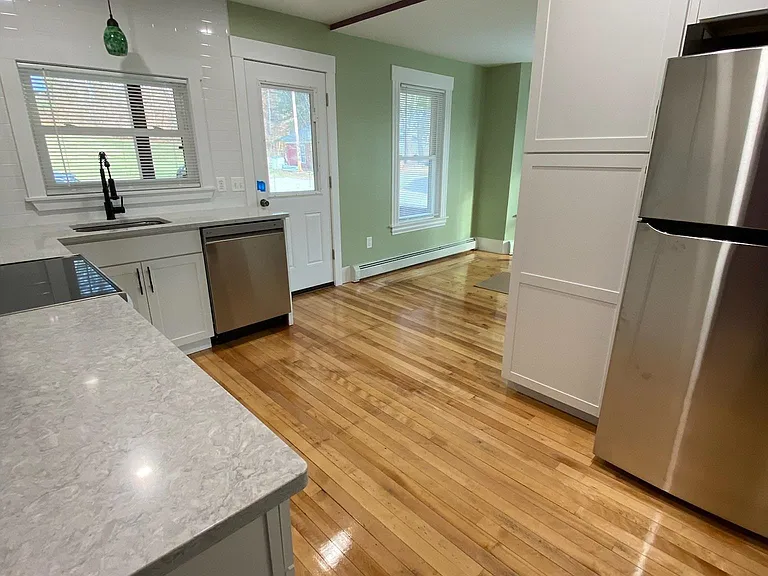 189 E Bow St #B — Photo 8