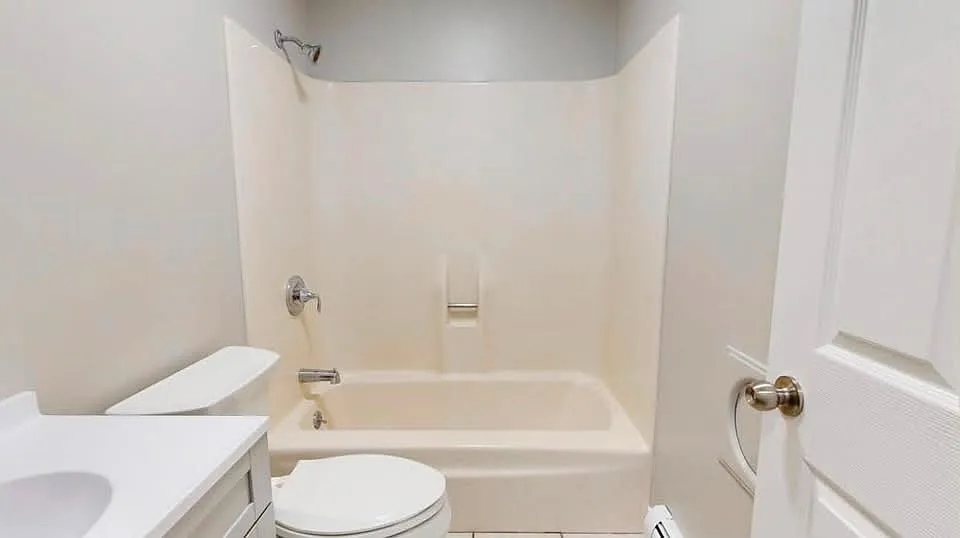 2 bed, 1200 sqft, $1,350 — Photo 4