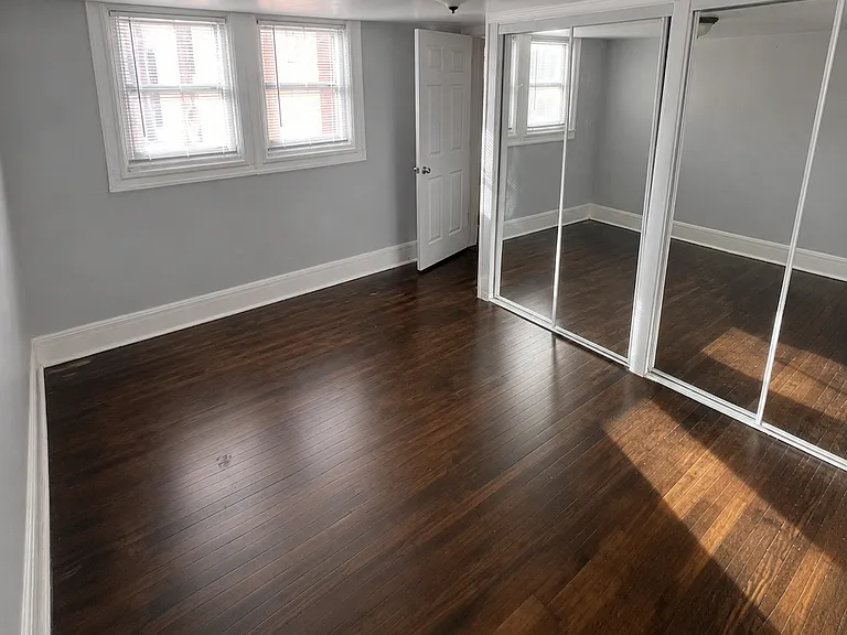 Rare Highlands Location w/ Parking Spot & Laundry On-Site! 32nd & Lowell — Photo 7